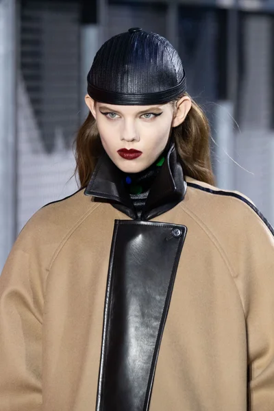 Look 22